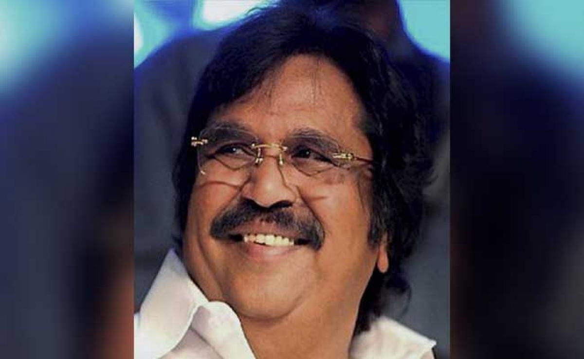 KCR directs Talsani Srinivas to hold last rites of Dasari Narayana with full state honours