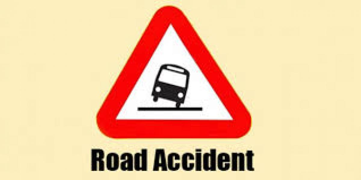 10 killed as bus rams into auto