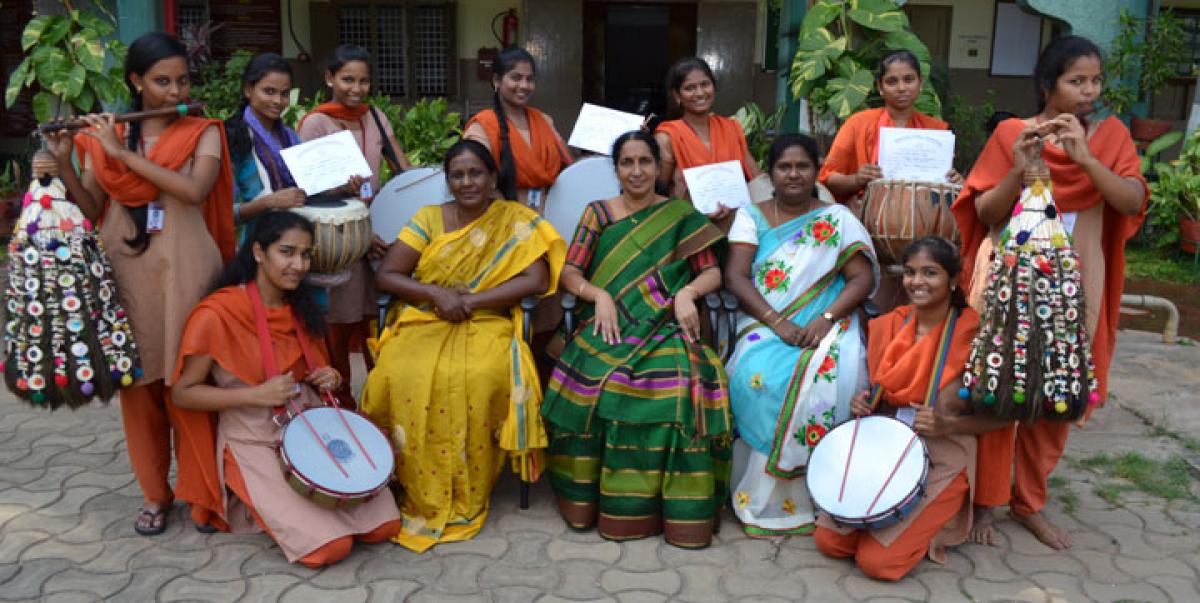 Cultural troupe of Mahila Kalasala wins national honours