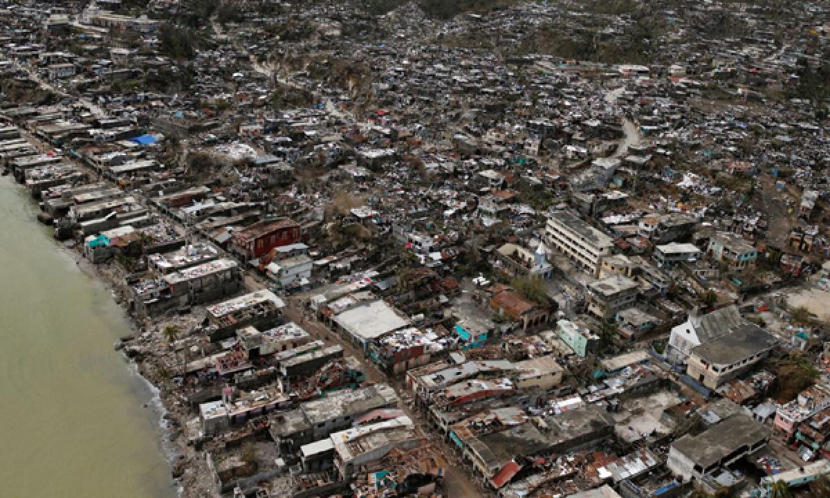 Haiti buries mass graves in the wake of Hurricane Matthew, Death toll reaches to 1,000