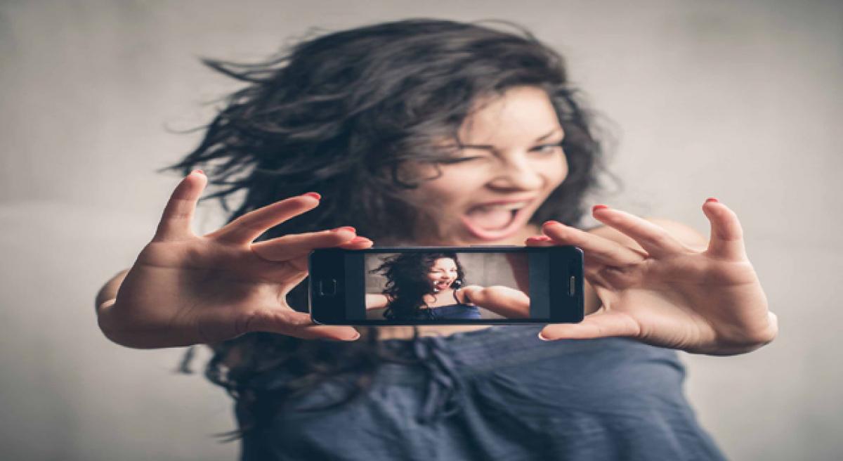 New tool corrects distortions in selfie