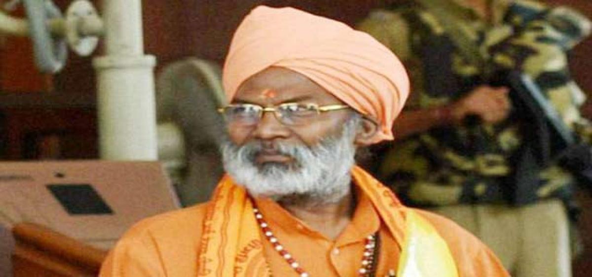 FIR filed against Sakshi Maharaj