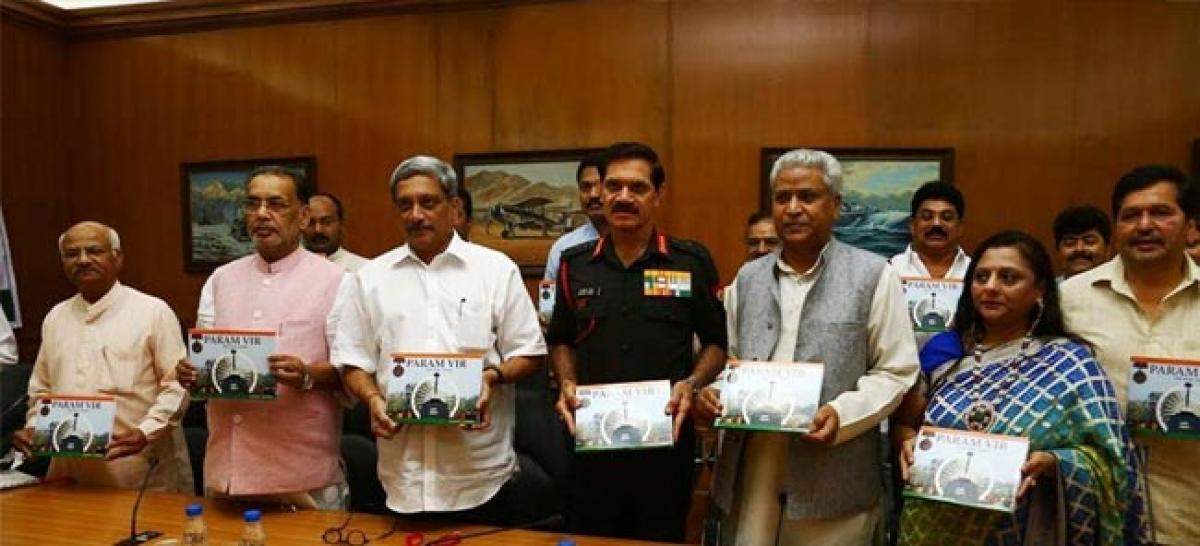 Defence Minister Manohar Parrikar launcheS Manju Lodha book ParamVir: A War Diary