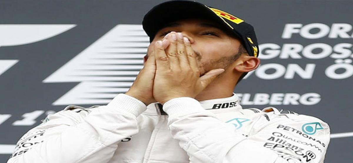 Hamilton surpasses  Senna’s pole records