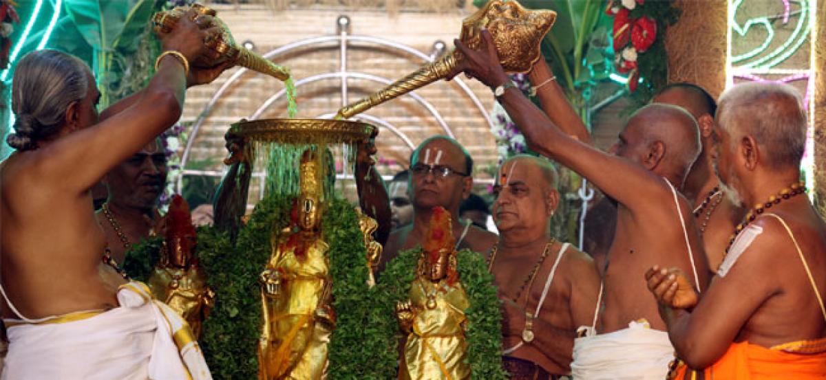 Vasanthotsavam takes off on spectacular note