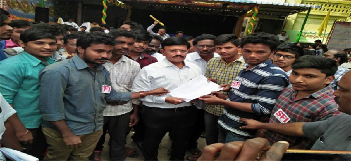 Collector promises students to act on land grabbing