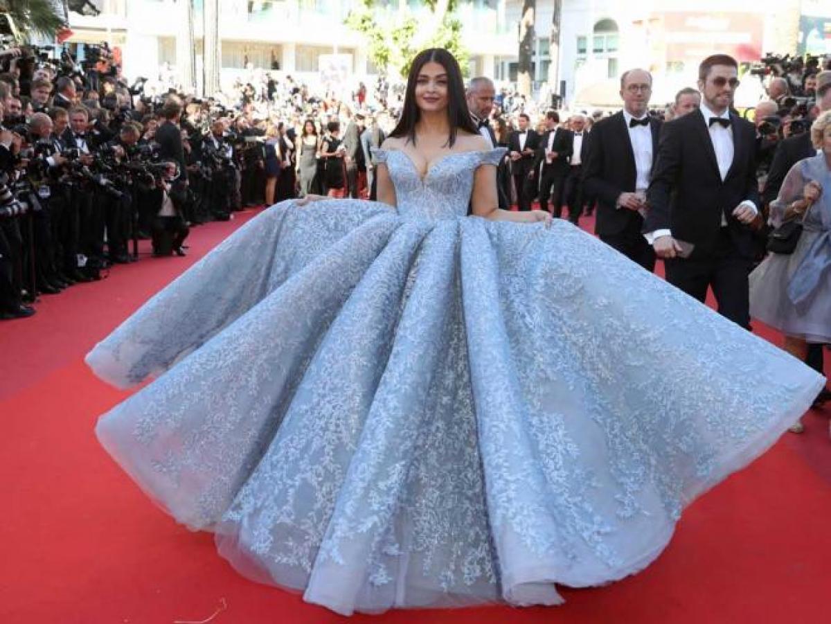 Cannes 2022: Check out Aishwarya Rai Bachchan's best red carpet moments  here | Fashion Trends - Hindustan Times