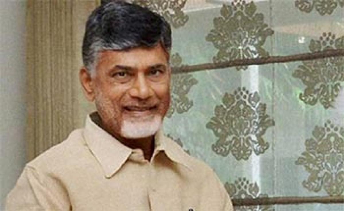 AP CM congratulates Everest hero