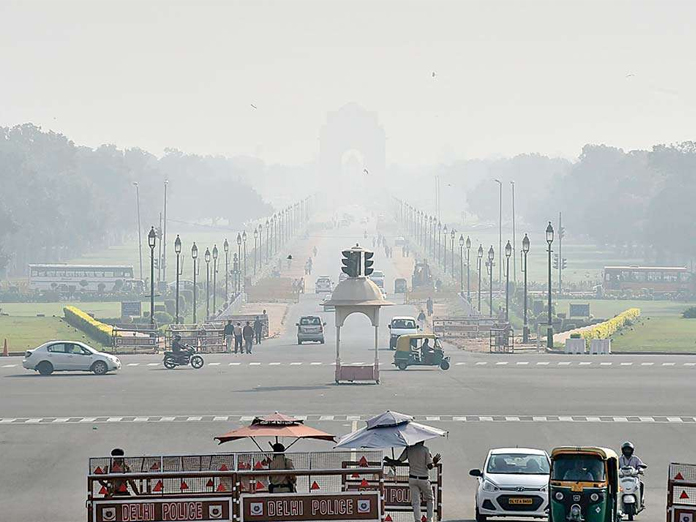 Delhi’s air quality oscillated between ‘very poor’ & ‘severe’