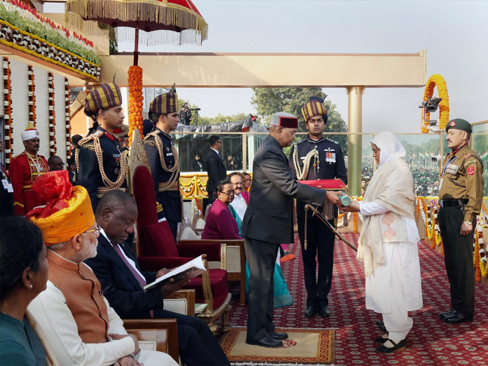 Widow of martyred Wani receives Ashoka Chakra