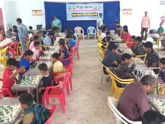Roshini wins first prize in chess tourney