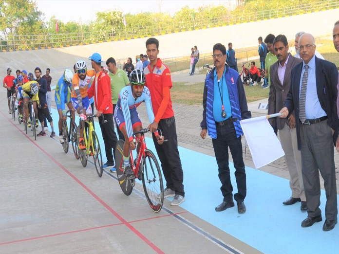 Jeetharam, Raju win gold on inaugural day