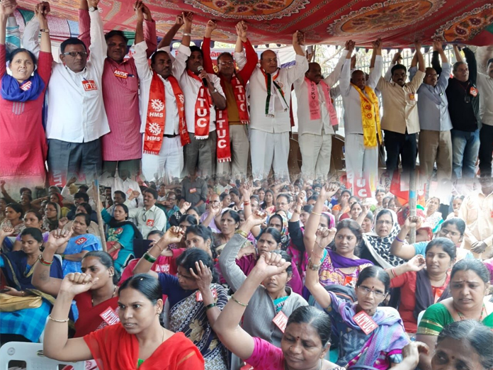 Massive dharna staged over Modi govt policies