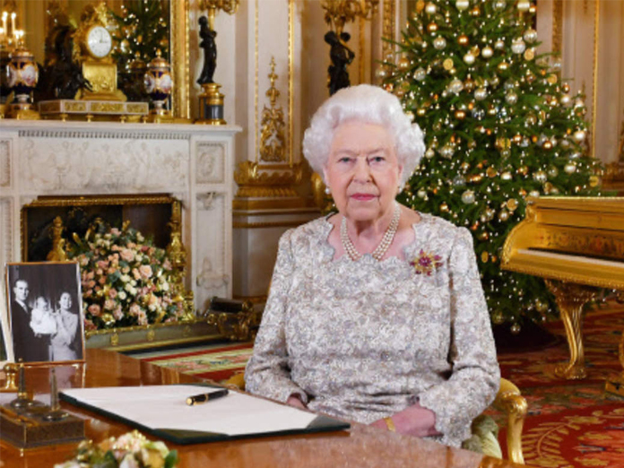 Queen Elizabeth II urges Britons to seek common ground