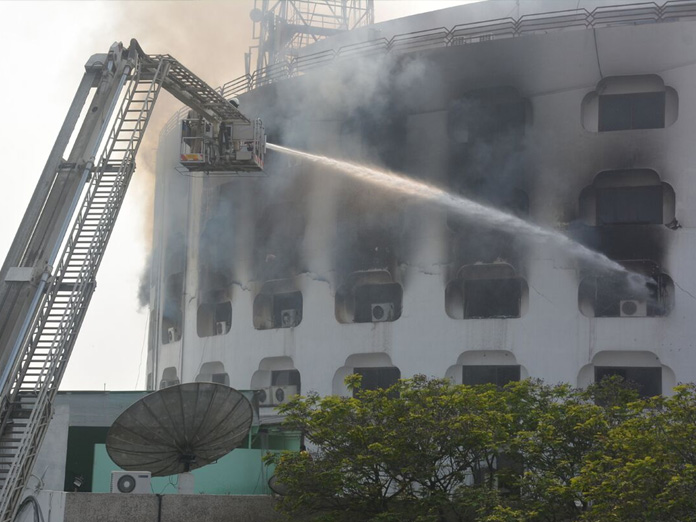 Fire breaks out in Khan Lateef Khan Estate in Hyderabad