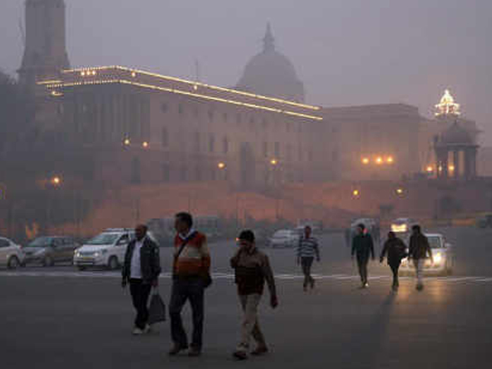 Chilly Saturday Morning In Delhi, Light Rain Likely At Night