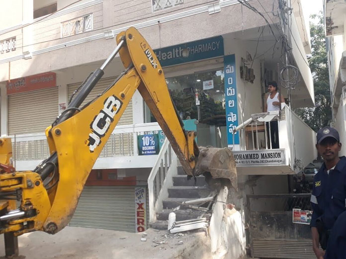 GHMC staff removes 736 encroachments