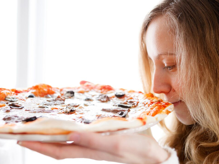 Fight fattening food cravings by surrounding yourself with its smell