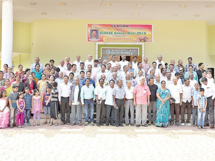 JNTU alumni meet organised in Kakinada