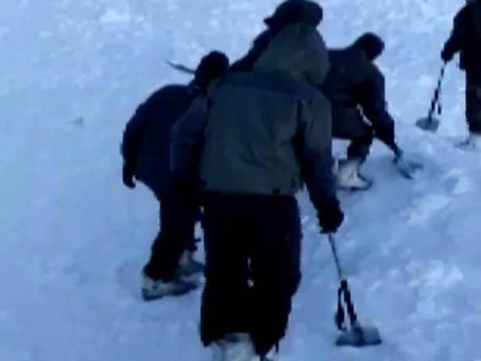 Leh avalanche: 10 trapped under snow