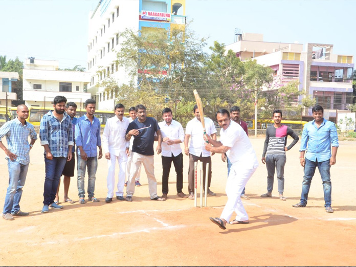 Cricket tourney begins in LB Nagar