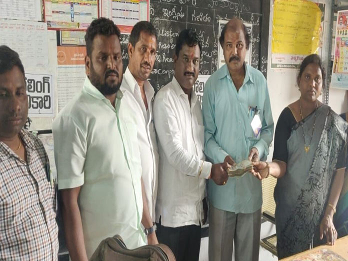 MPTC member donates Rs 25k to government school