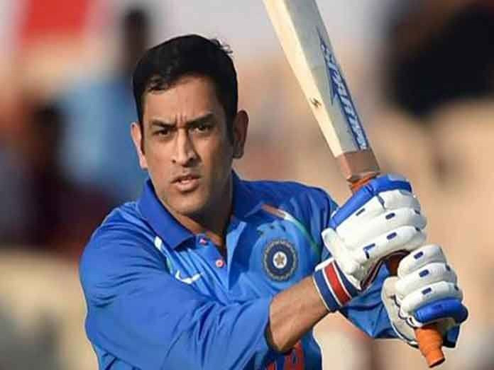Dhoni makes yet another comeback