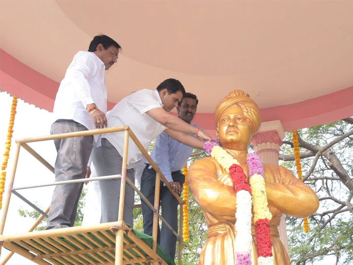 Emulate ideals of Vivekanada: Collector to youth