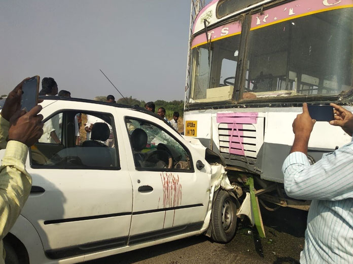 5 hurt as RTC bus rams into car