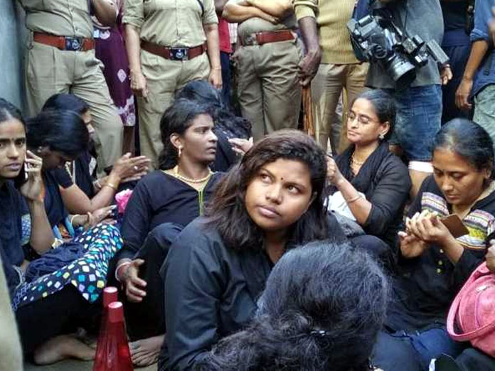 SC to hear pleas seeking review of Sabarimala verdict allowing women entry on February 6
