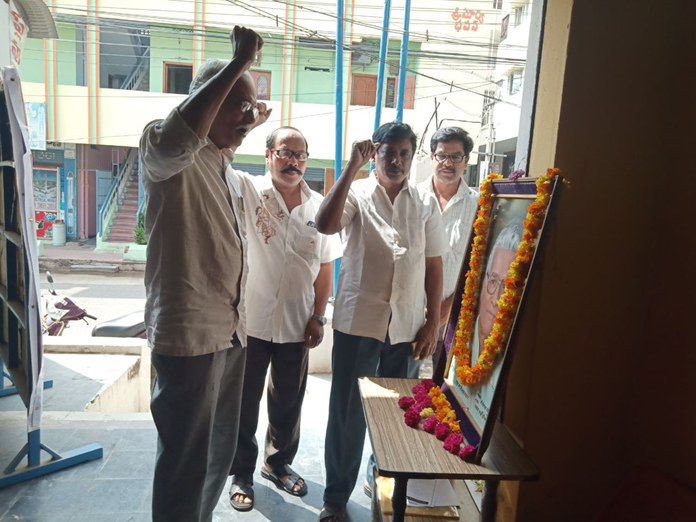 Tributes paid to George Fernandes