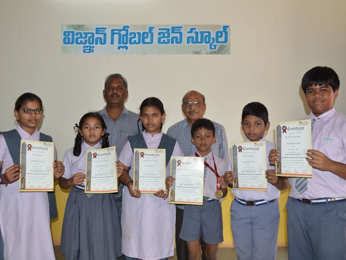 Vignan students for Spell Bee nationals appreciated in Ongole