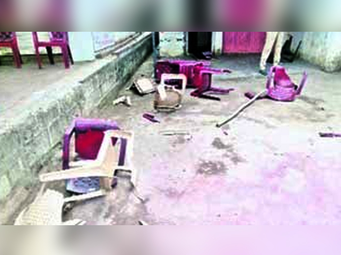 TRS party office vandalised in Bhadradri - Kothagudem