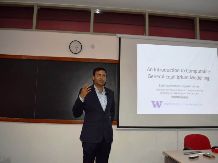 US-based professor delivers lecture at Hyderabad varsity