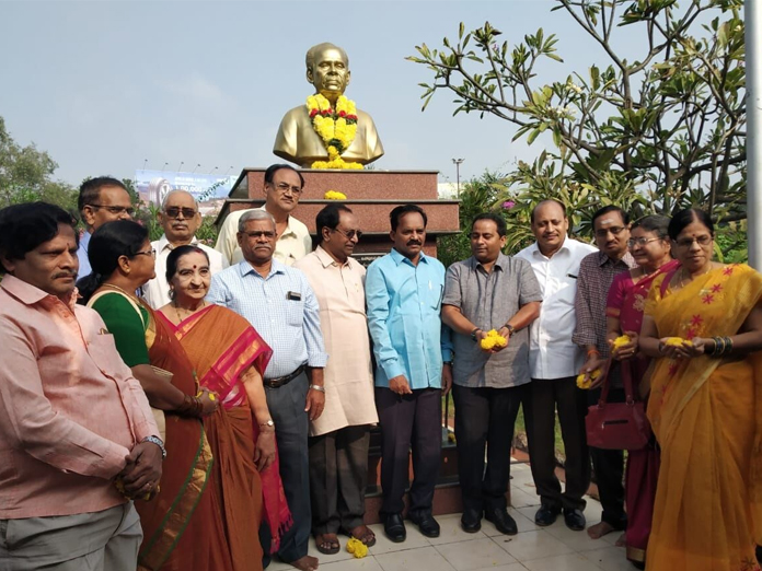 Veturi Sundararama Murthy remembered at Tumallapalli Kalakshetram in Vijayawada