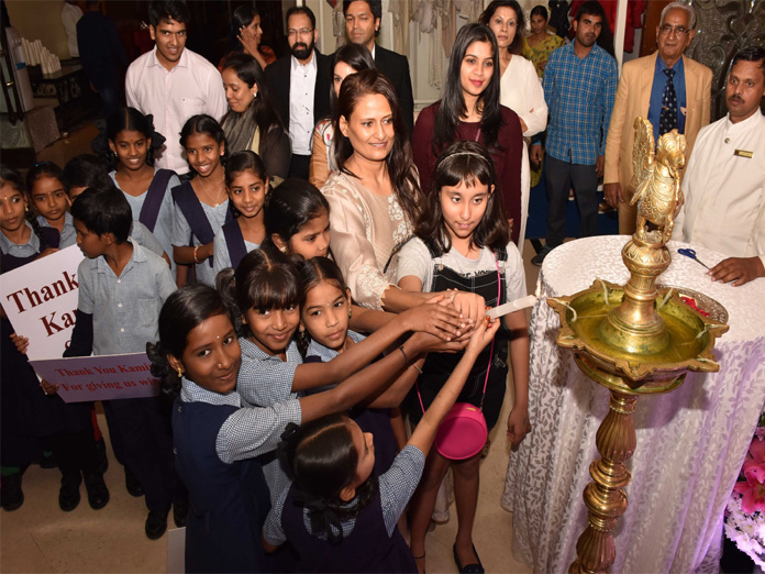 9-yr-old kid entrepreneur puts up her first stall at Fashion Yatra