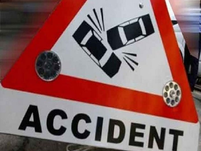 Four killed in two separate road mishaps in UP