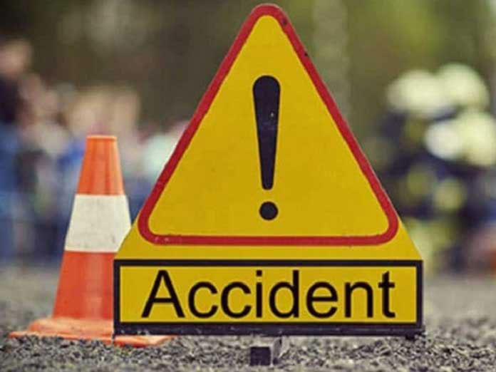 3 killed after car tyre bursts in Kodad