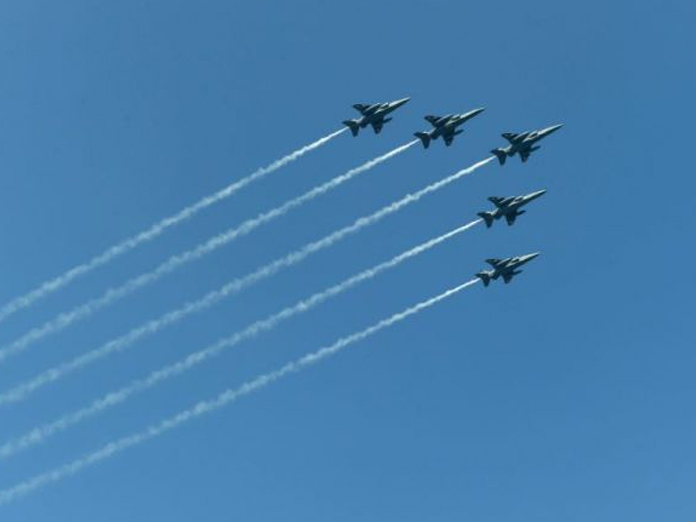 IAF flypast stuns crowd at Republic Day parade