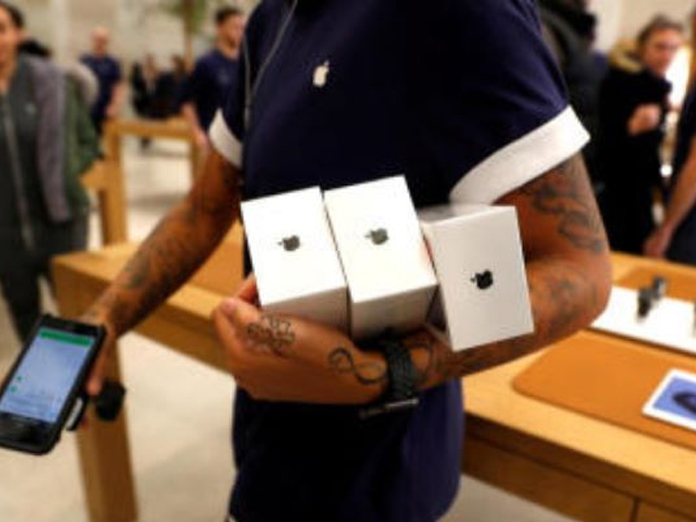 Apple cuts production plan for new iPhones