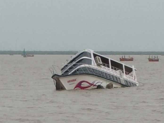 Five drown in Narmada boat tragedy