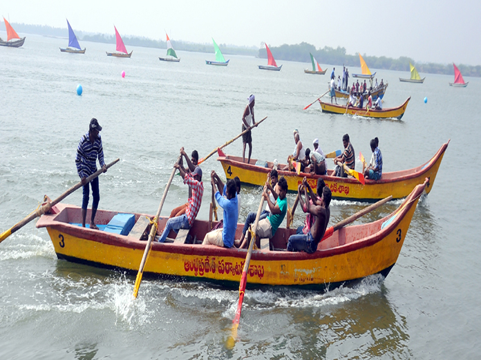 Good response to boat race competitions in Nagayalanka