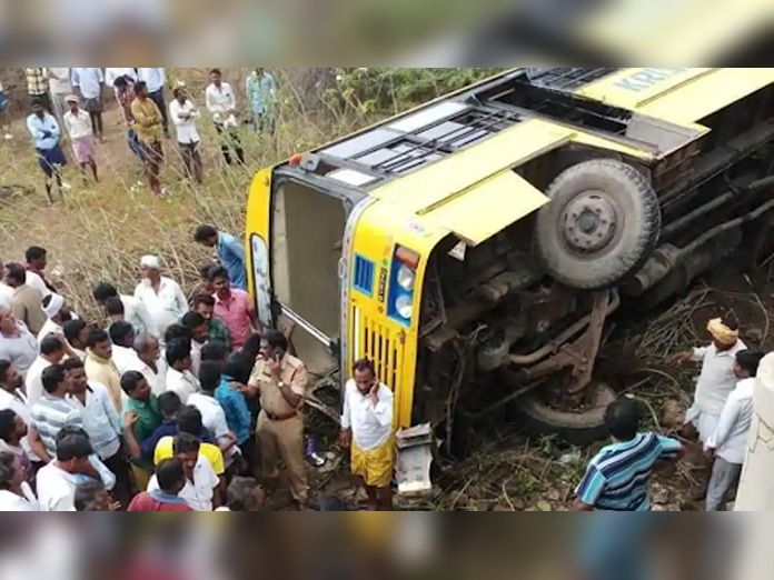 School bus falls into culvert in Guntur, 17 injured