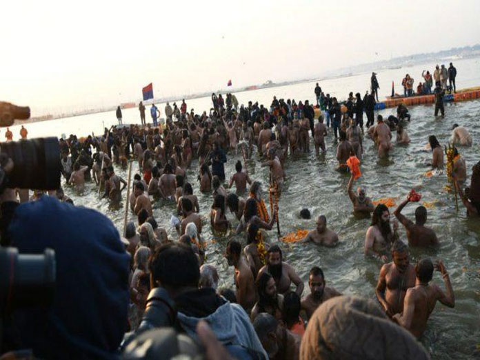 Over 16 lakh take holy dip at Kumbh on Makar Sankranti