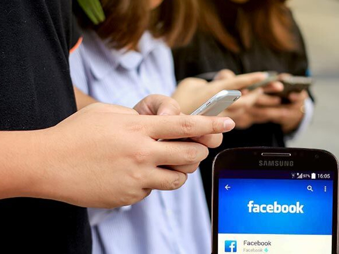 Heavy Facebook users make risky decisions like drug addicts: Study