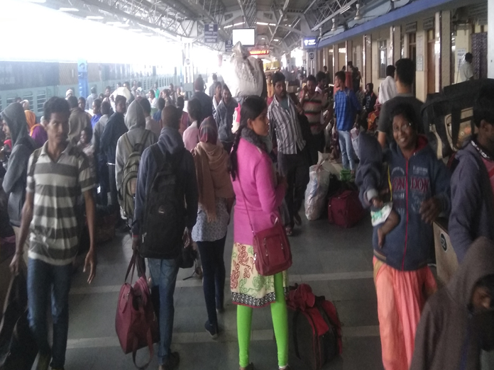 Buses, trains crammed with return passengers
