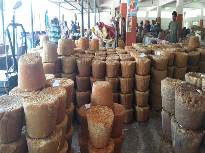Anakapalle jaggery sales dip, thanks to stiff competition