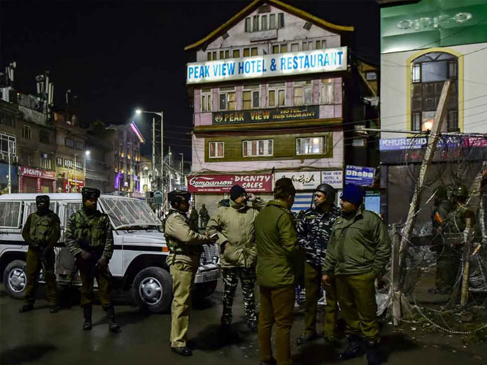 Explosion rocks Srinagar Lal Chowk