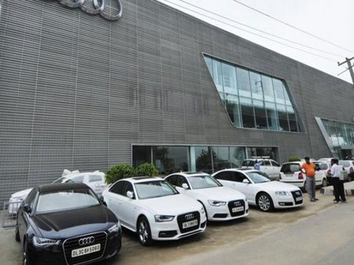 5 luxury cars stolen from workshop in West Delhi