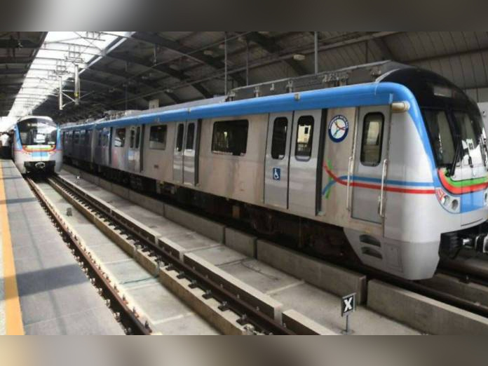 Metro passenger hails HMR services for retrieving her forgotten bag
